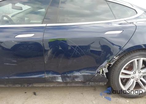 2013 Tesla Model S from USA, damaged, VIN 5YJSA1AG0DFP08683
